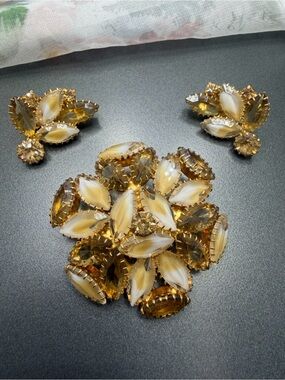 Vintage Juliana Amber Dog toothed Brooch and Clip earrings #41set